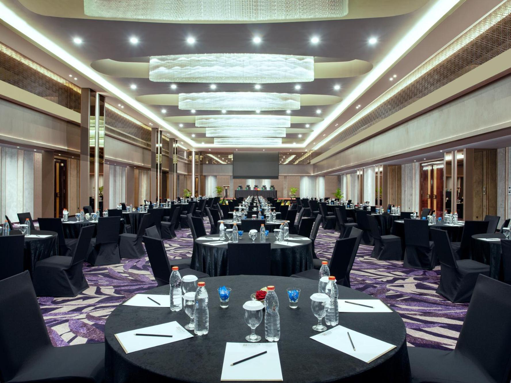 Platinum Hotel Tunjungan Surabaya Eksteriør bilde