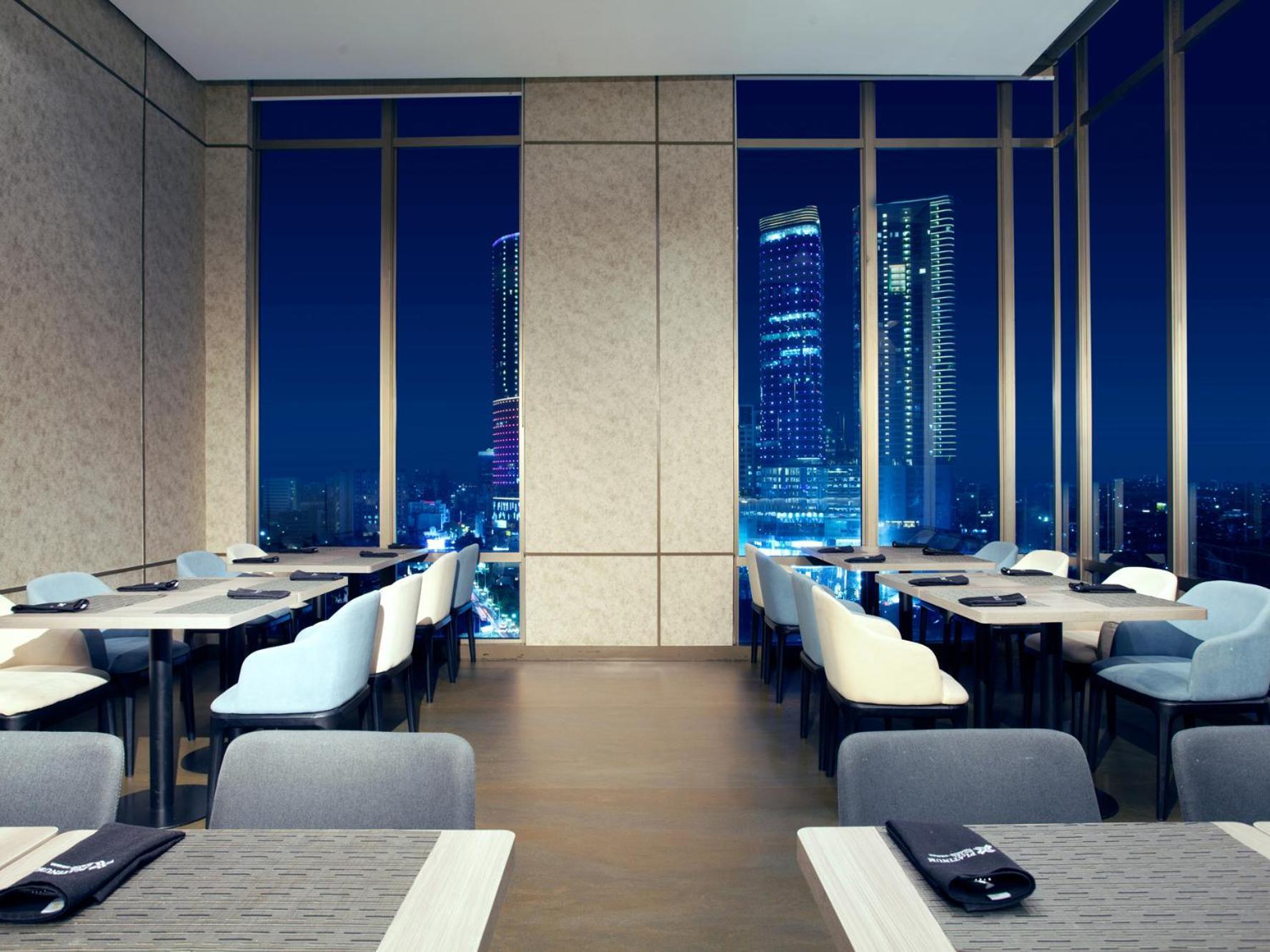Platinum Hotel Tunjungan Surabaya Eksteriør bilde
