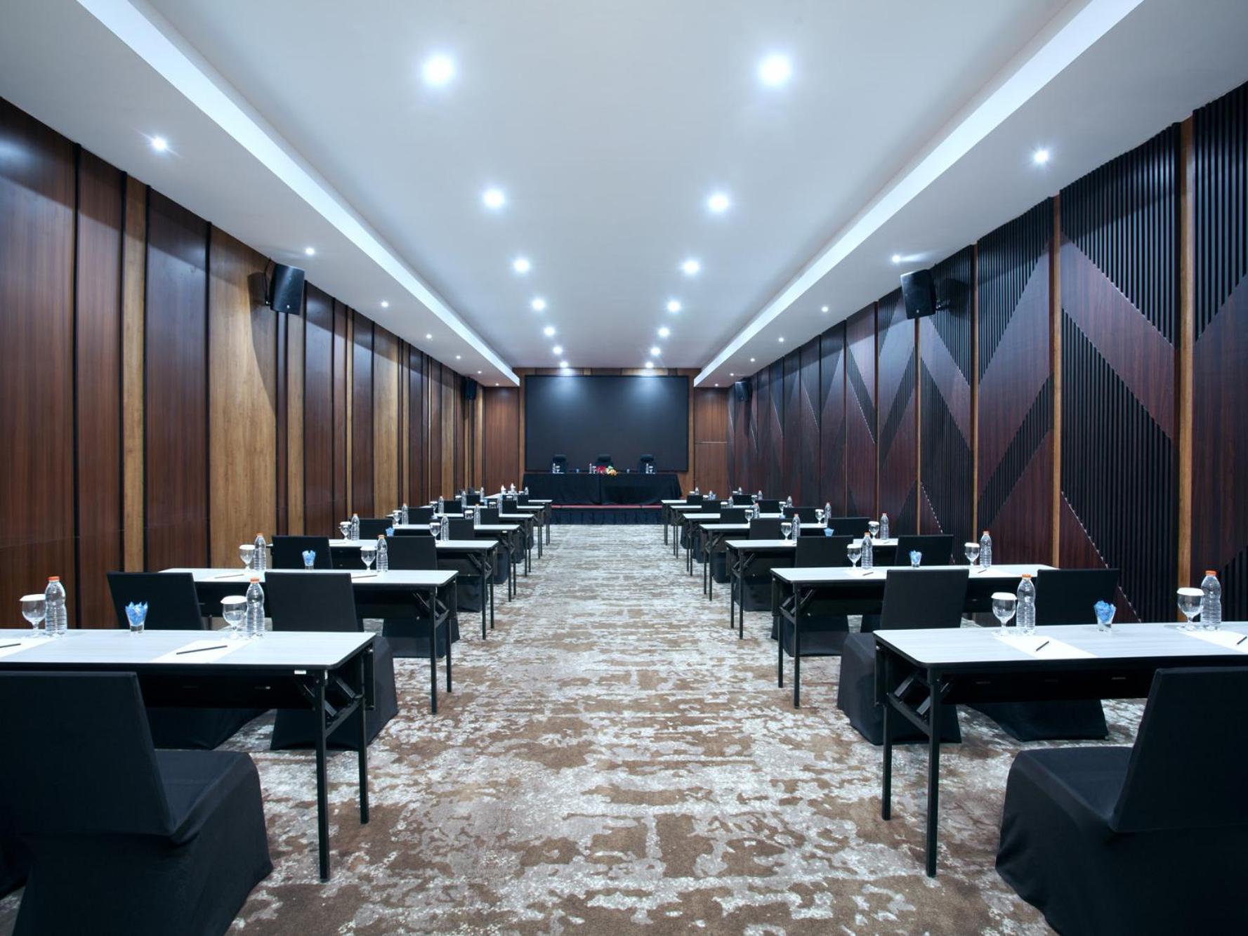 Platinum Hotel Tunjungan Surabaya Eksteriør bilde